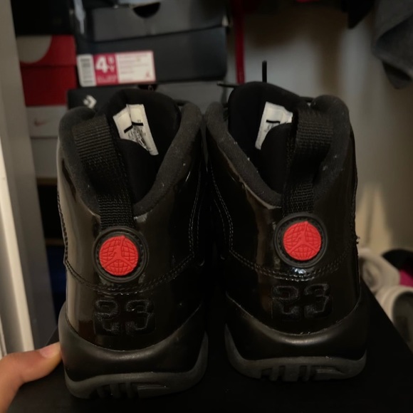 Air Jordan 9 Retro “Bred”